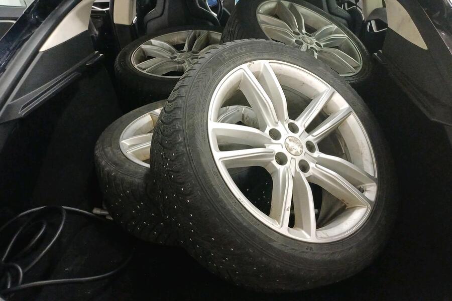 Tesla Model S vaihtoauto