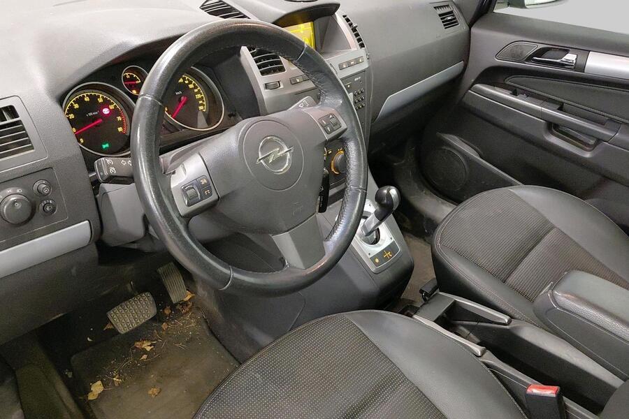 Opel Zafira vaihtoauto