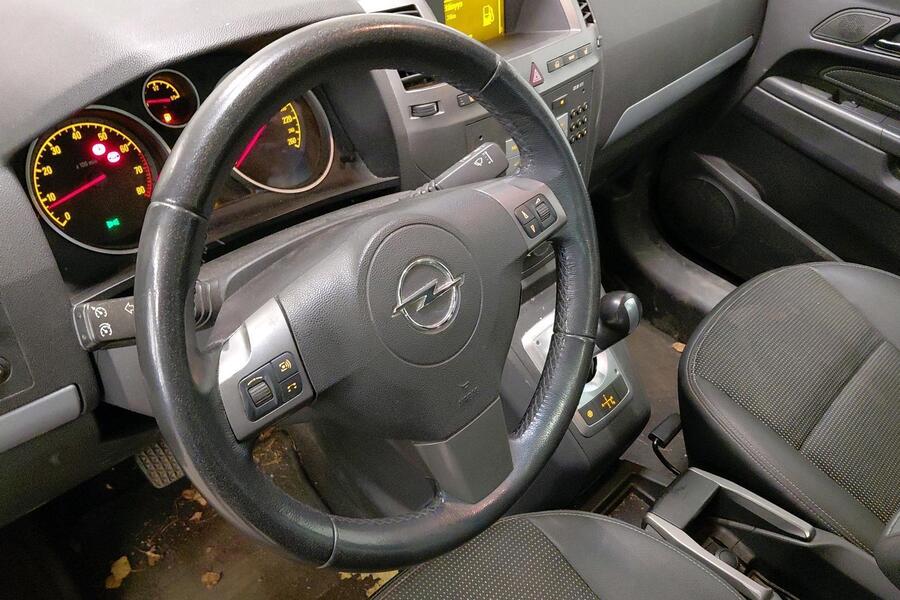 Opel Zafira vaihtoauto