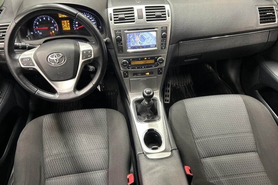 Toyota Avensis vaihtoauto