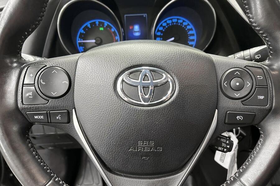 Toyota Auris vaihtoauto