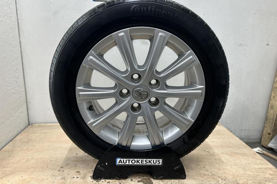 Toyota Auris vaihtoauto