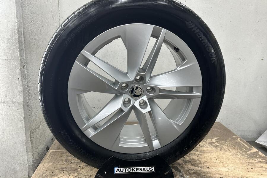 Skoda Enyaq vaihtoauto