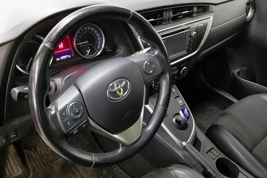 Toyota Auris vaihtoauto