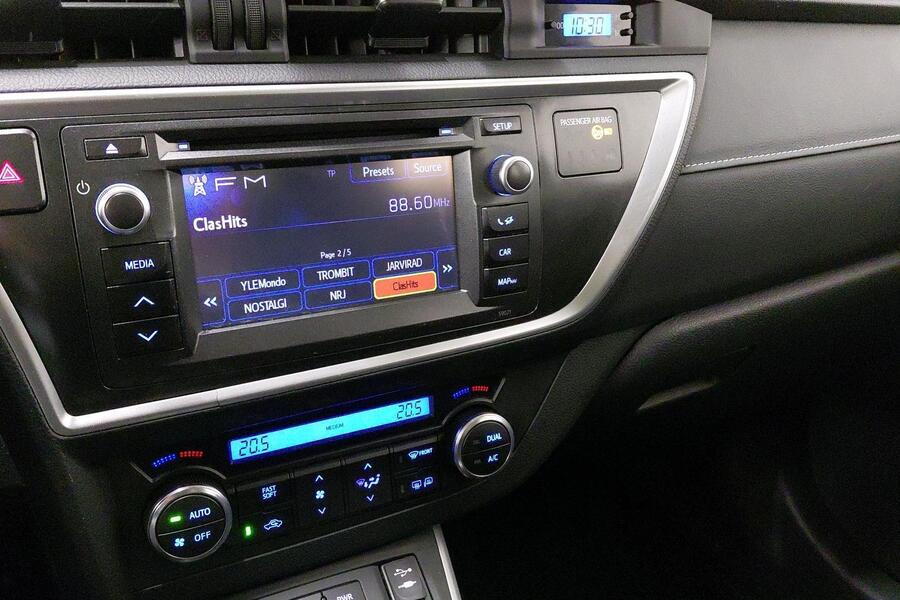 Toyota Auris vaihtoauto