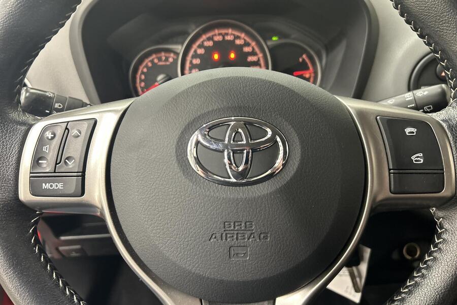 Toyota Yaris vaihtoauto