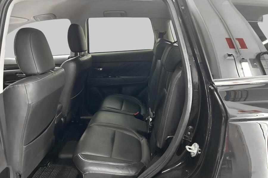 Mitsubishi Outlander PHEV vaihtoauto