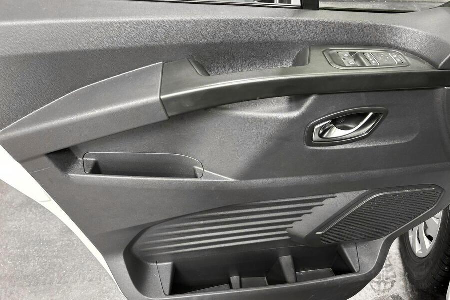 Nissan Primastar vaihtoauto