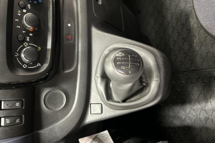 Opel Vivaro vaihtoauto