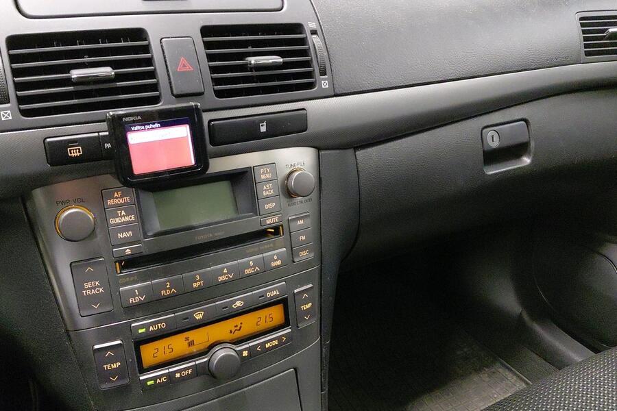 Toyota Avensis vaihtoauto