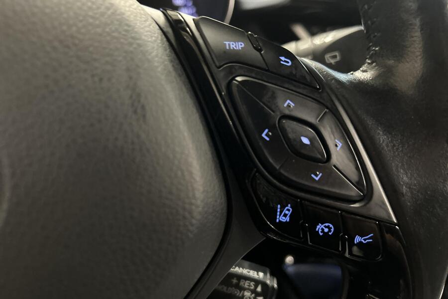 Toyota C-HR vaihtoauto