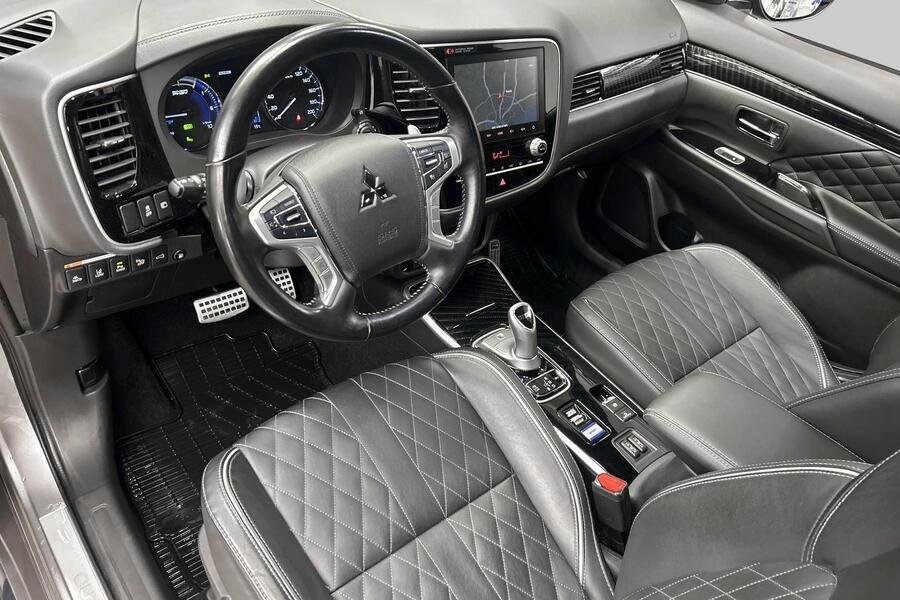 Mitsubishi Outlander PHEV vaihtoauto