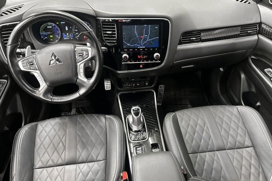 Mitsubishi Outlander PHEV vaihtoauto