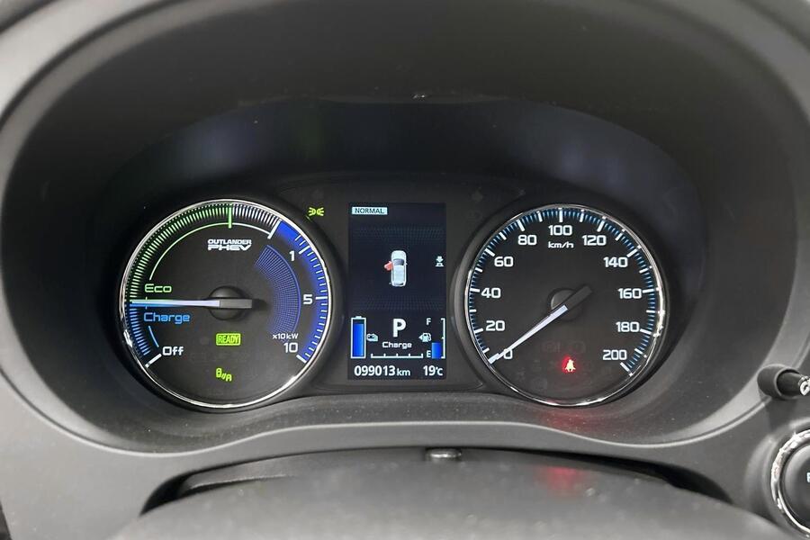 Mitsubishi Outlander PHEV vaihtoauto