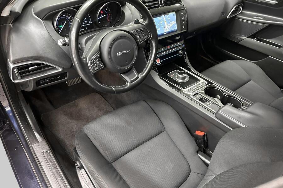 Jaguar XE vaihtoauto