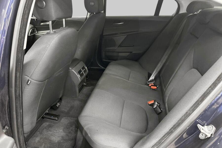 Jaguar XE vaihtoauto