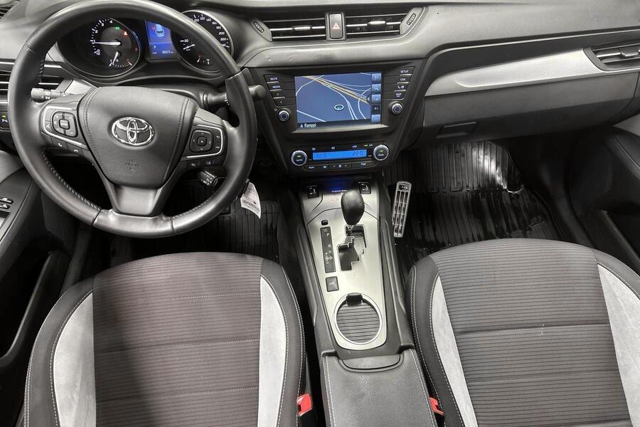 Toyota Avensis vaihtoauto