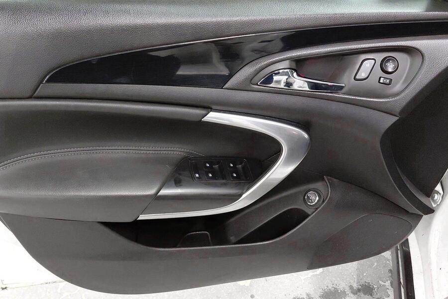 Opel Insignia vaihtoauto