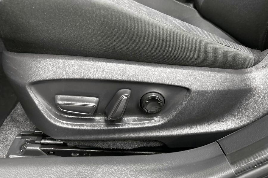 Toyota Prius Plug-in vaihtoauto