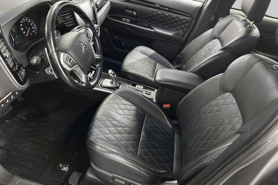 Mitsubishi Outlander PHEV vaihtoauto