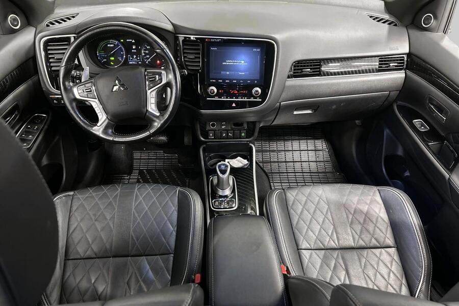 Mitsubishi Outlander PHEV vaihtoauto