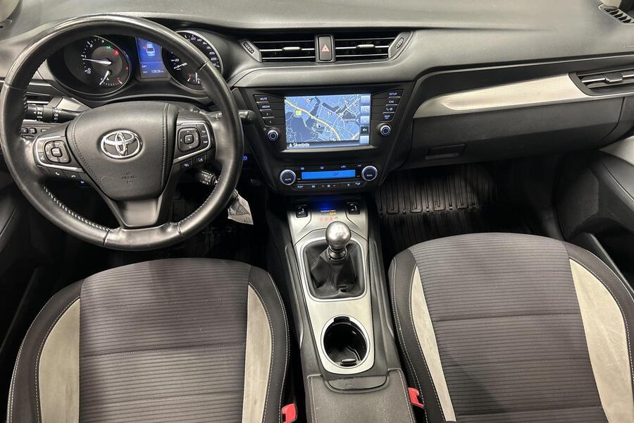 Toyota Avensis vaihtoauto