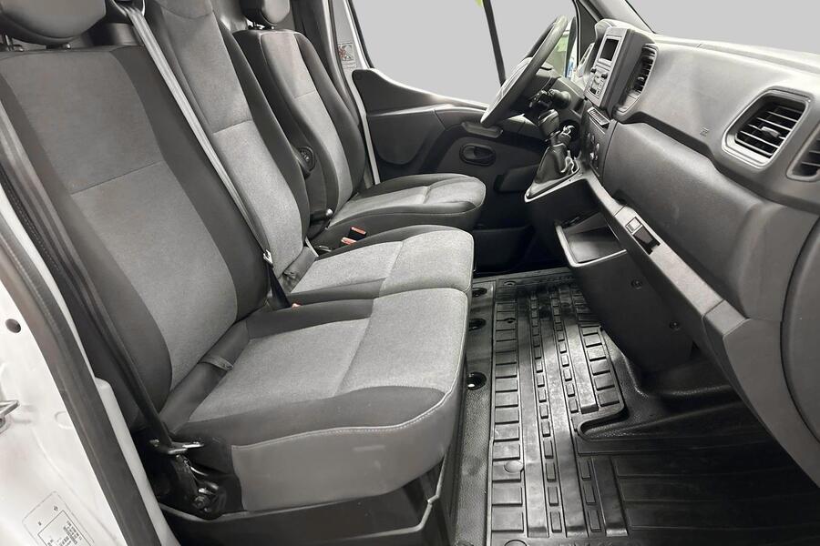 Nissan NV400 vaihtoauto