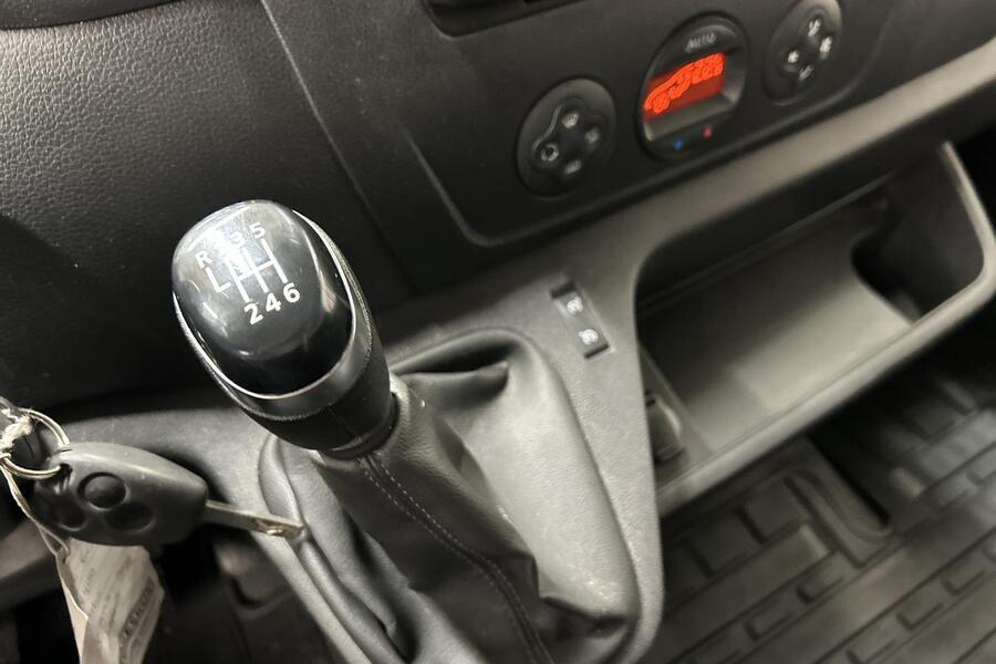 Nissan NV400 vaihtoauto