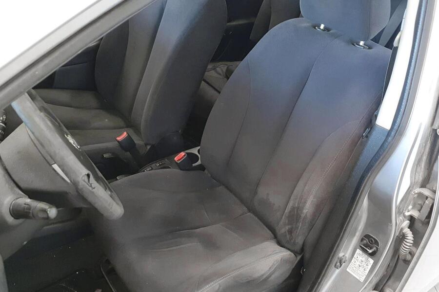 Nissan Tiida vaihtoauto