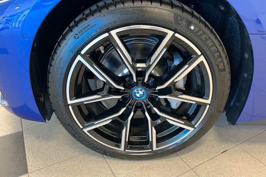 BMW i4 vaihtoauto
