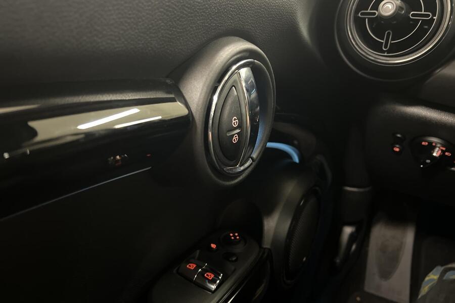 Mini Hatchback vaihtoauto