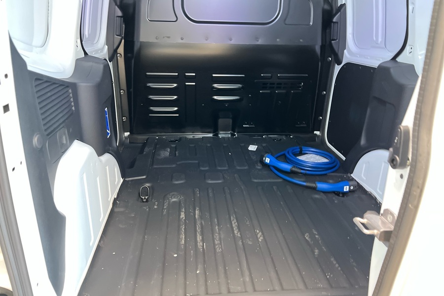 Ford Transit Courier vaihtoauto