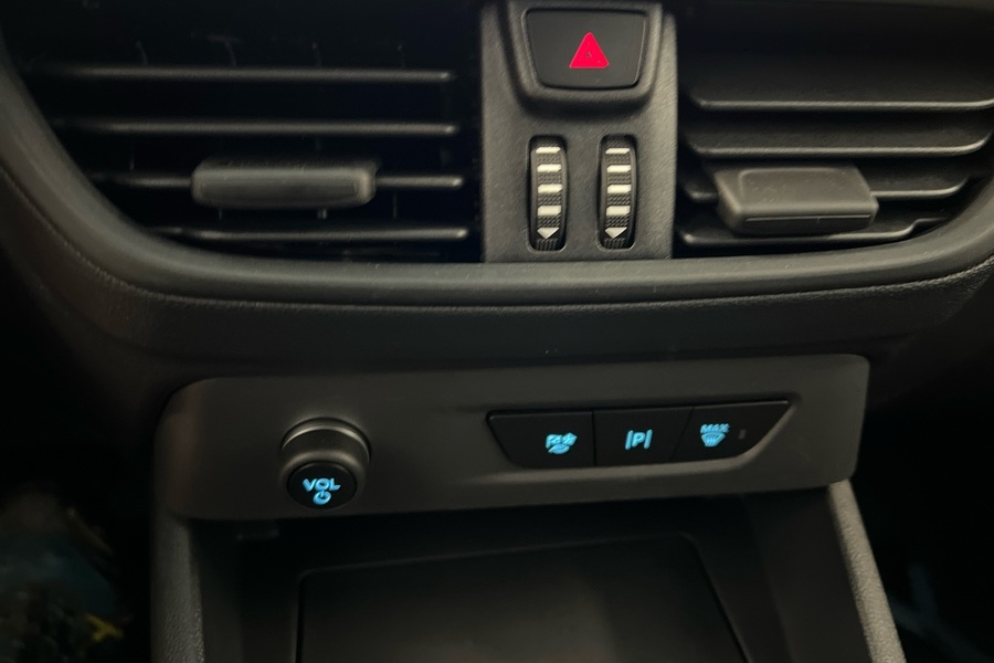 Ford Transit Courier vaihtoauto