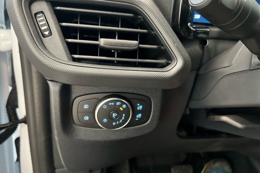 Ford Transit Courier vaihtoauto