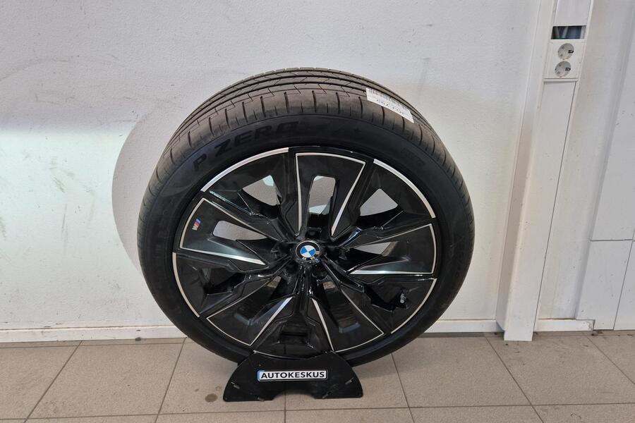 BMW i7 vaihtoauto