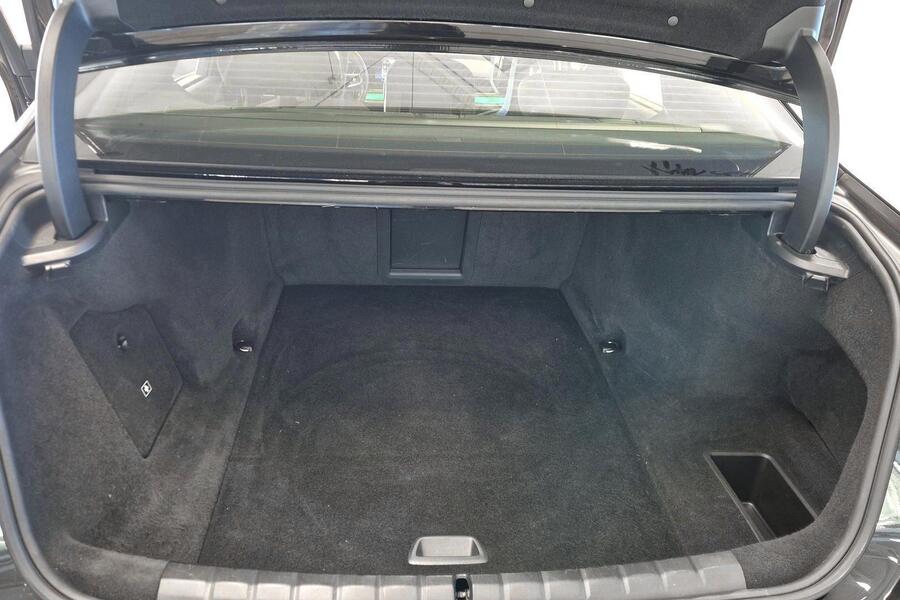 BMW i7 vaihtoauto