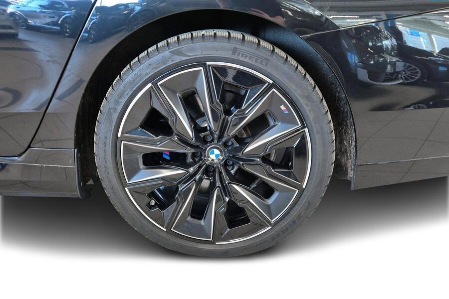 BMW i7 vaihtoauto