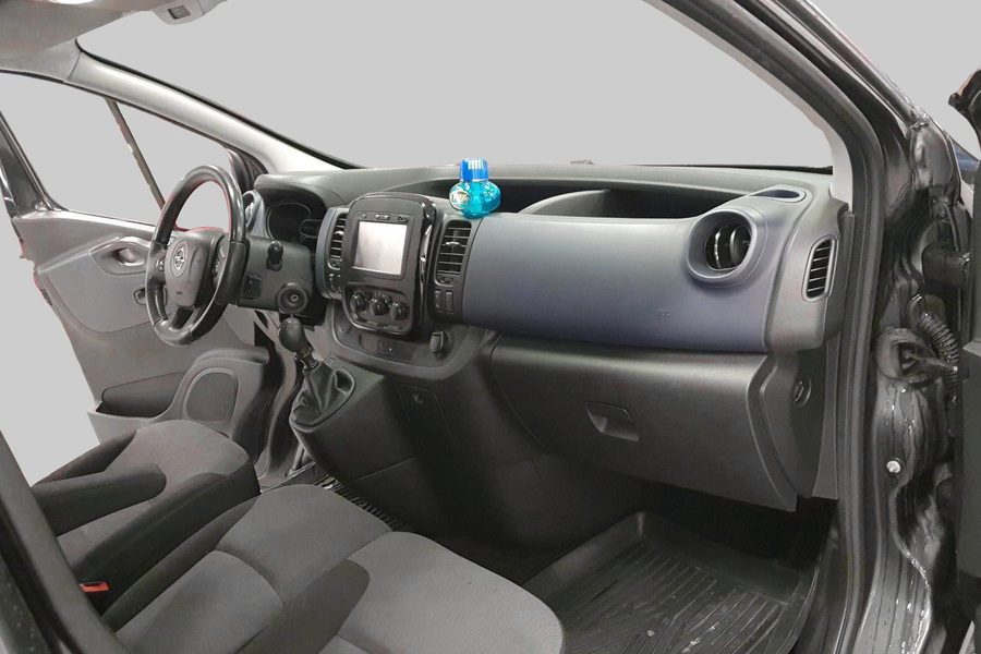 Opel Vivaro vaihtoauto