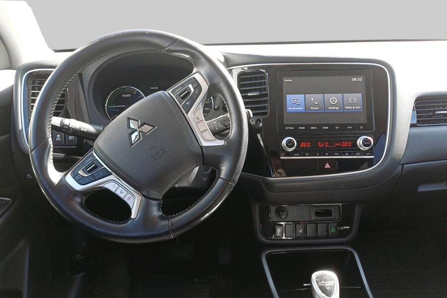 Mitsubishi Outlander PHEV vaihtoauto