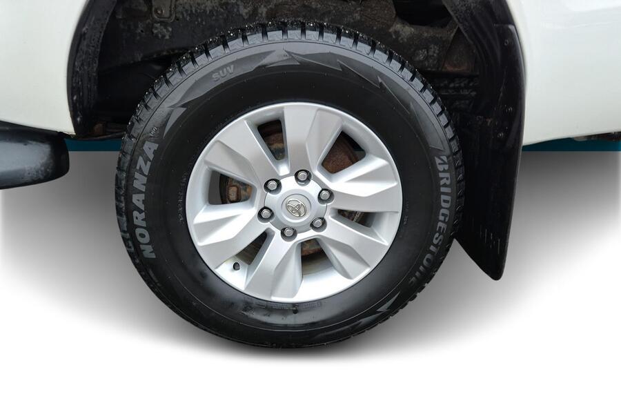 Toyota Hilux vaihtoauto