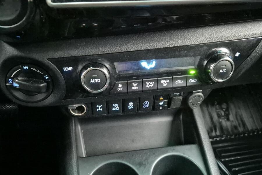 Toyota Hilux vaihtoauto