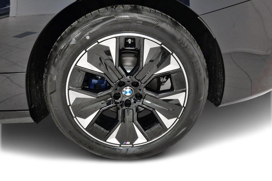 BMW iX vaihtoauto