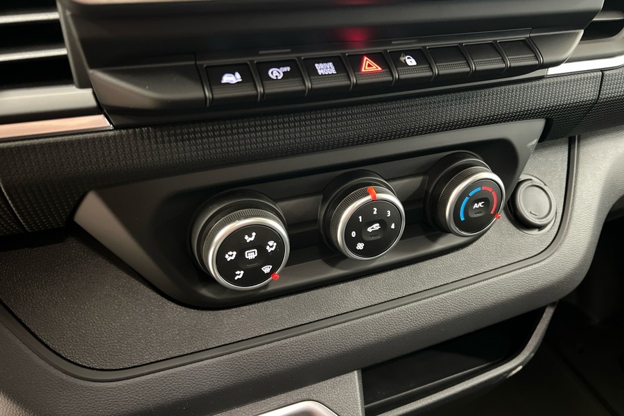 Nissan Primastar vaihtoauto