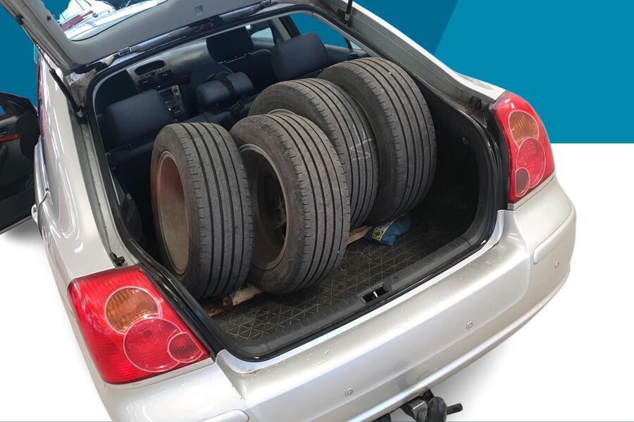 Toyota Avensis vaihtoauto