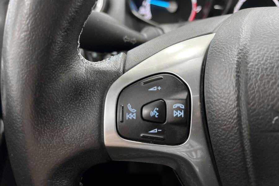 Ford Fiesta vaihtoauto