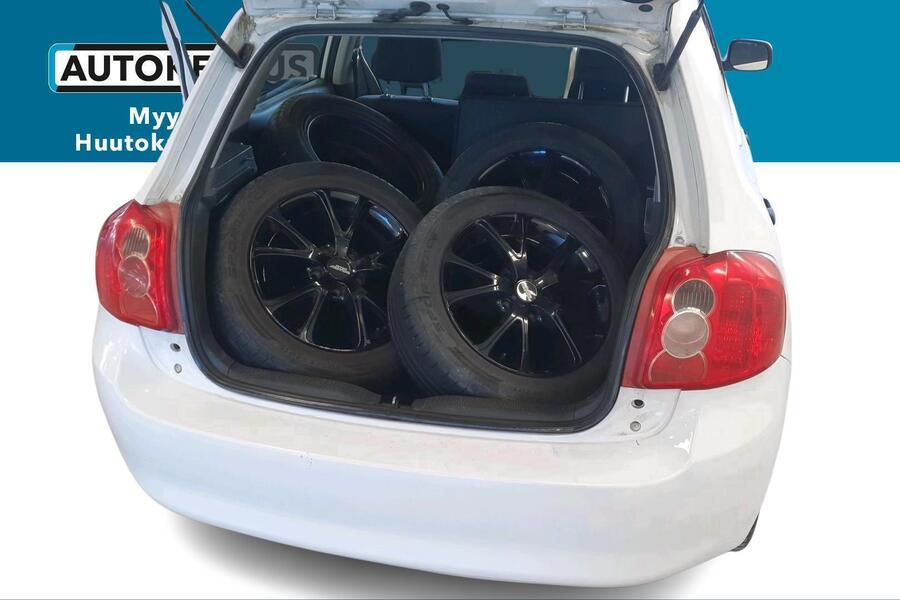 Toyota Auris vaihtoauto