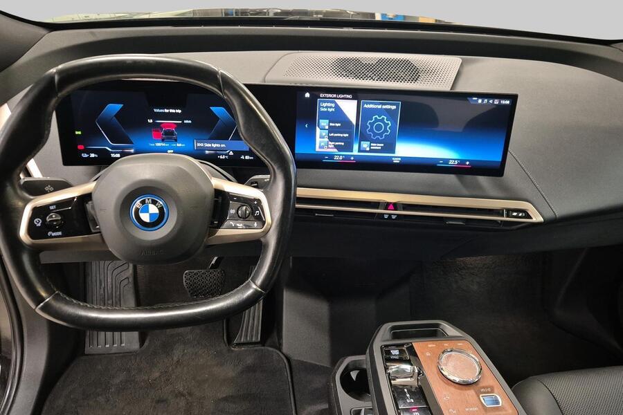 BMWi iX vaihtoauto