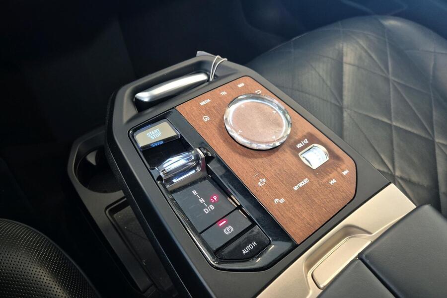 BMW iX vaihtoauto