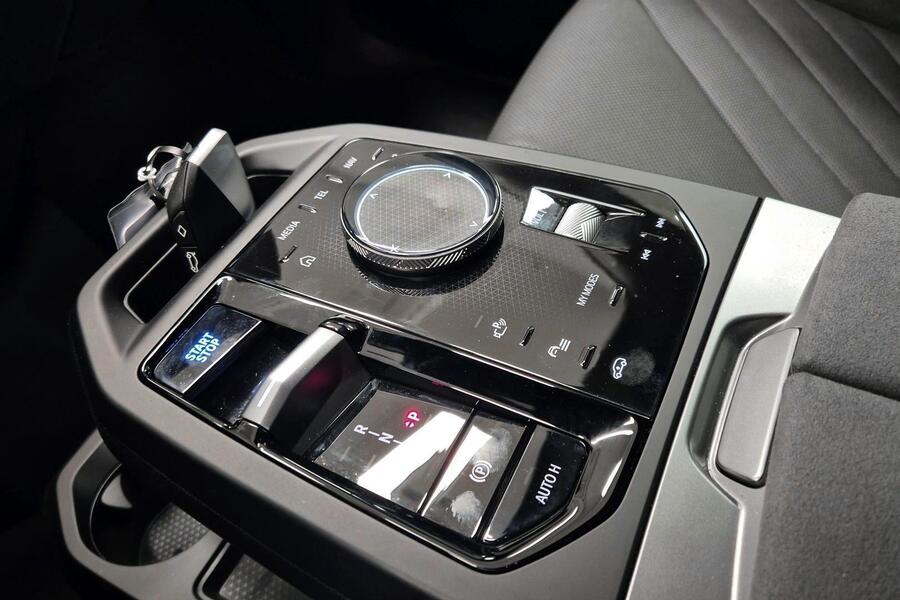 BMW iX vaihtoauto