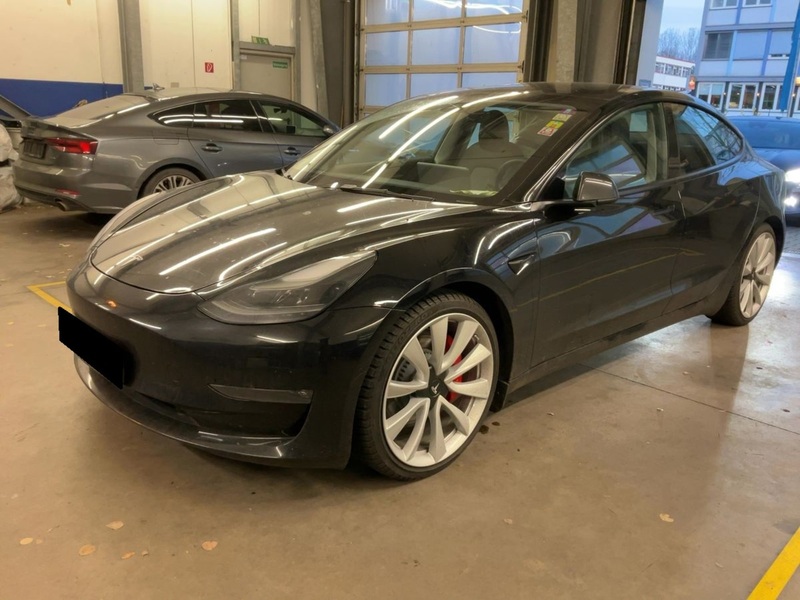 Tesla Model 3 vaihtoauto